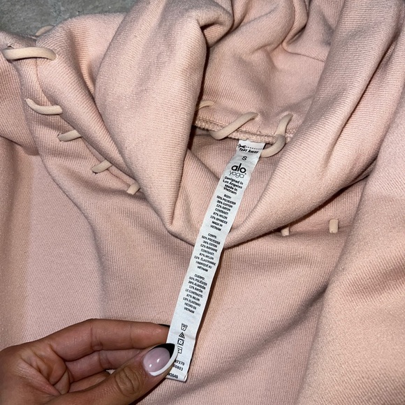 Alo Splice Cropped Sweater - Picture 6 of 12